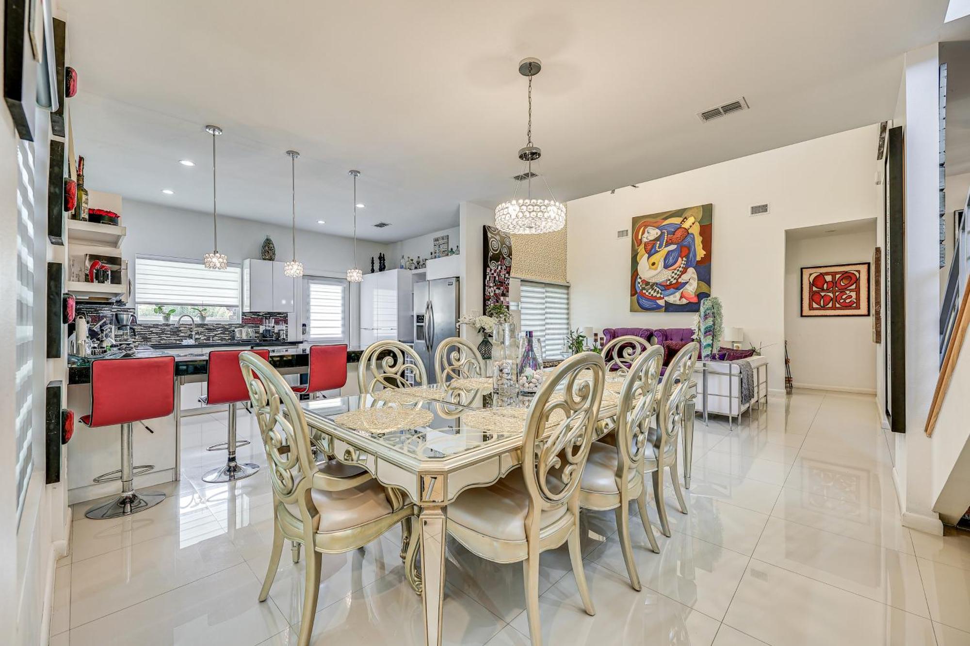 Colorful Mcallen Home With Covered Patio Exterior photo